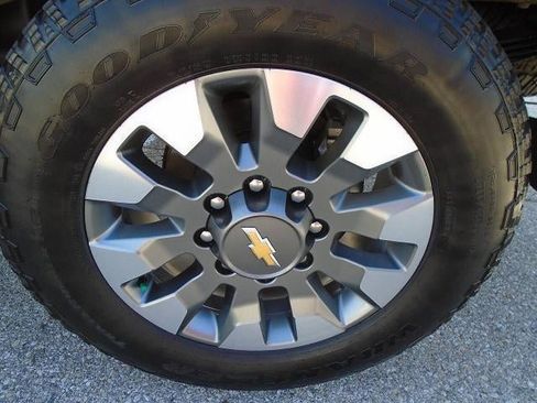 Certified 2024 Chevrolet Silverado 2500 Custom w/ Custom Value Package AWD/4WD image 26