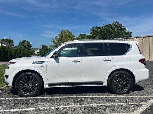 Used 2021 Nissan Armada Platinum AWD/4WD image 3