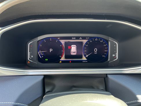 Certified 2025 Volkswagen Taos SEL image 20