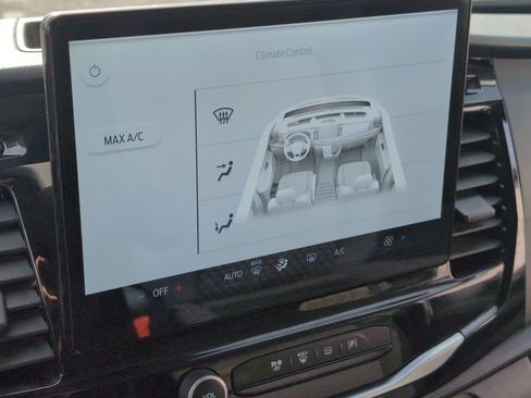 Used 2023 Ford Transit 350 XLT image 21