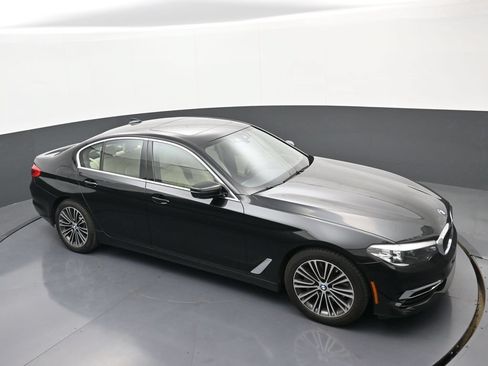 Used 2019 BMW 530i RWD image 29