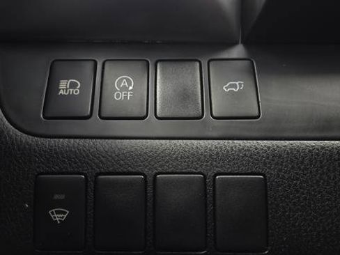 Used 2017 Toyota Highlander XLE AWD/4WD image 32
