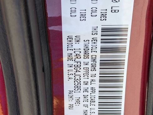 Used 2018 Jeep Grand Cherokee Limited image 28