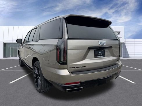 Certified 2025 Cadillac Escalade ESV Sport Platinum w/ LPO, ONYX Package AWD/4WD image 12