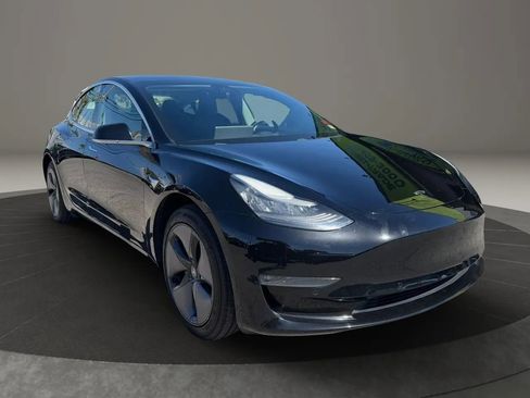 Used 2019 Tesla Model 3 Standard Range Plus image 3