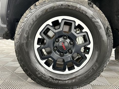 Used 2024 Toyota Tacoma TRD Off-Road w/ TRD Off Road Premium Package image 34