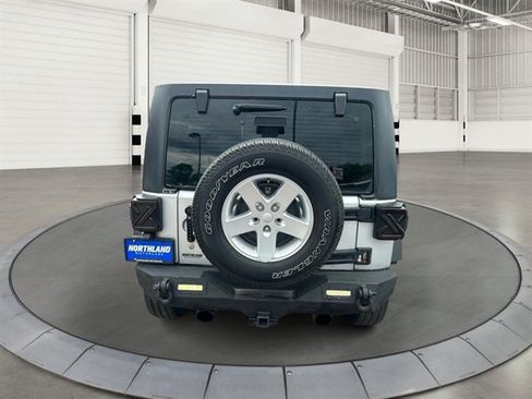 Used 2009 Jeep Wrangler Unlimited X AWD/4WD image 3