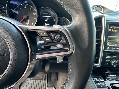 Used 2016 Porsche Cayenne image 22