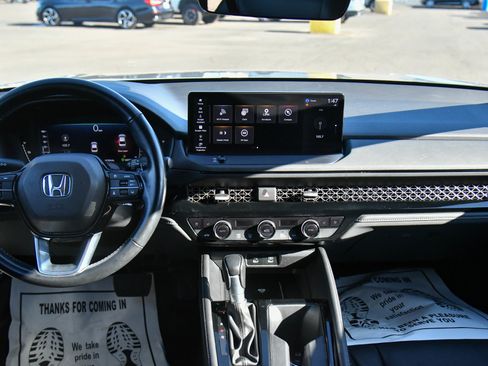 Used 2023 Honda Accord Touring image 39