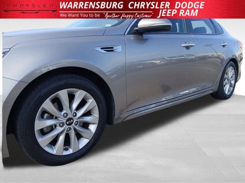 Used 2018 Kia Optima LX w/ 17" Alloy Wheels Package FWD image 32