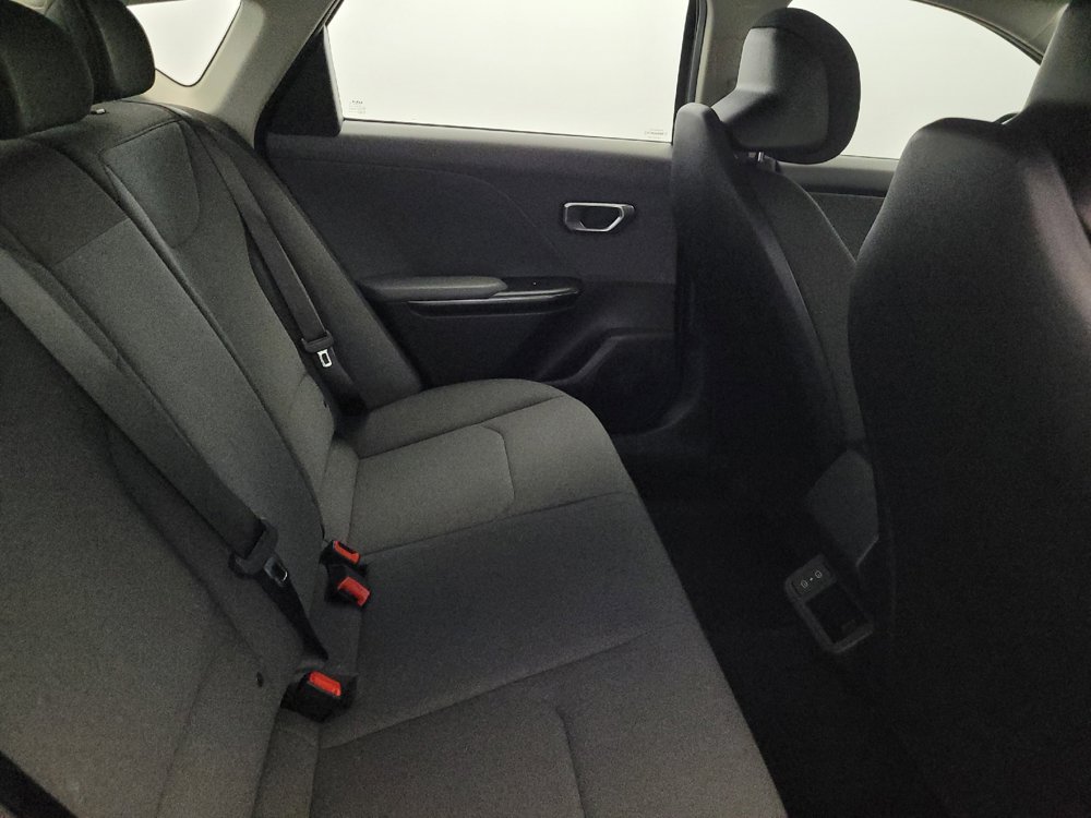 Used 2025 Kia K4 FWD image 19