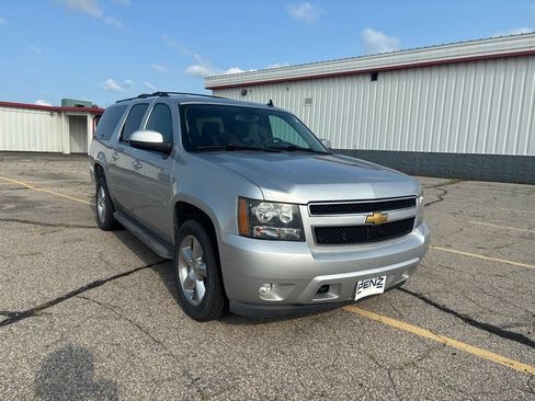 Used 2013 Chevrolet Suburban LT AWD/4WD image 3