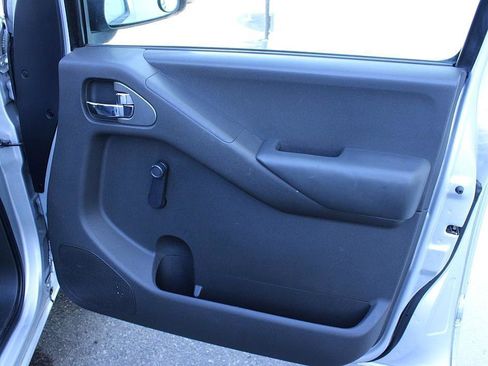 Used 2013 Nissan Frontier S image 14