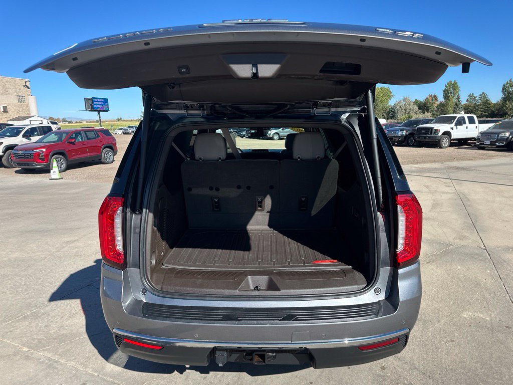 Certified 2021 GMC Yukon XL SLT w/ SLT Premium Package AWD/4WD image 23