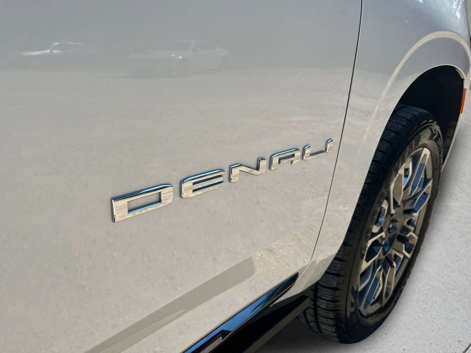 Used 2023 GMC Yukon XL Denali Ultimate w/ LPO, Floor Liner Package AWD/4WD image 43