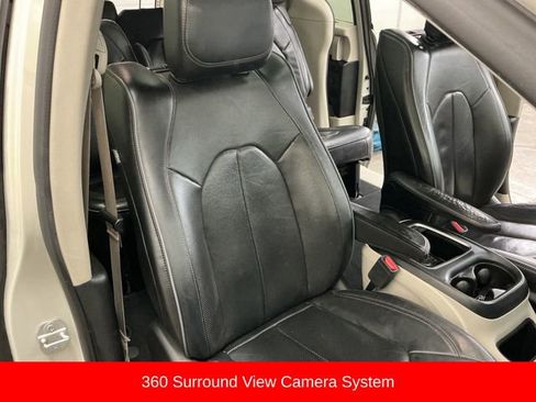 Used 2017 Chrysler Pacifica Limited w/ UConnect Theater Package image 35