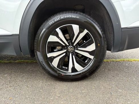 Used 2024 Volkswagen Atlas SE AWD/4WD image 10