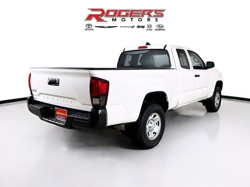 Certified 2022 Toyota Tacoma SR image 7