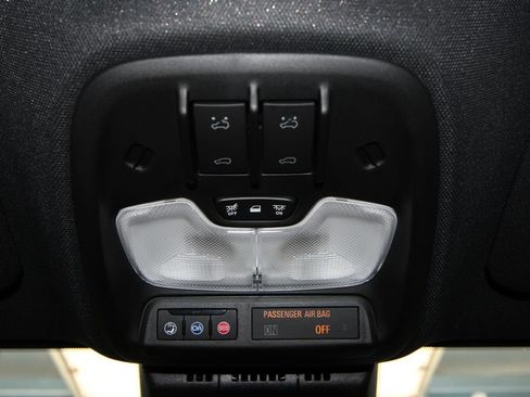 Used 2023 Chevrolet Colorado ZR2 w/ ZR2 Convenience Package III AWD/4WD image 18