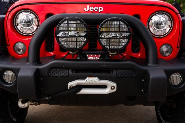 Used 2017 Jeep Wrangler Unlimited Rubicon w/ Connectivity Group AWD/4WD image 18