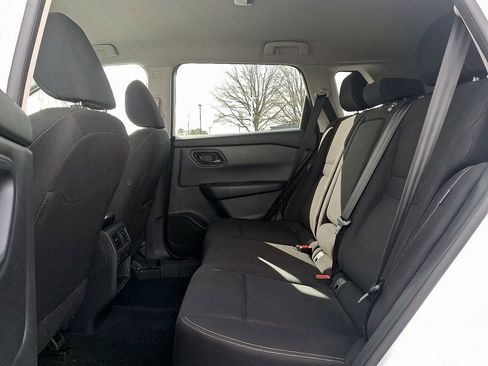 Used 2024 Nissan Rogue S image 10