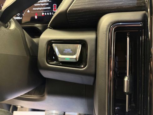 Used 2025 GMC Yukon AT4 Ultimate image 24