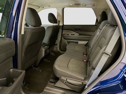 Used 2024 Nissan Pathfinder SV image 28