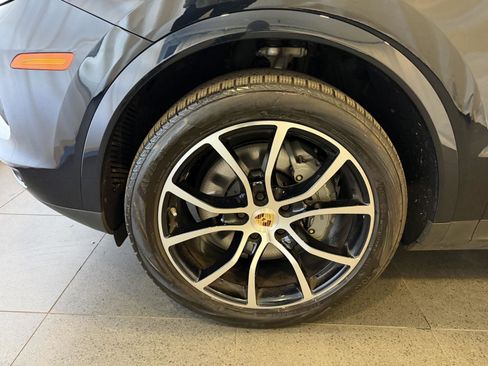 Used 2022 Porsche Cayenne S image 10