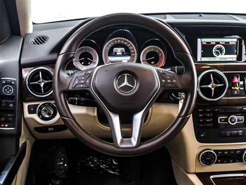 Used 2015 Mercedes-Benz GLK 350 2WD image 18