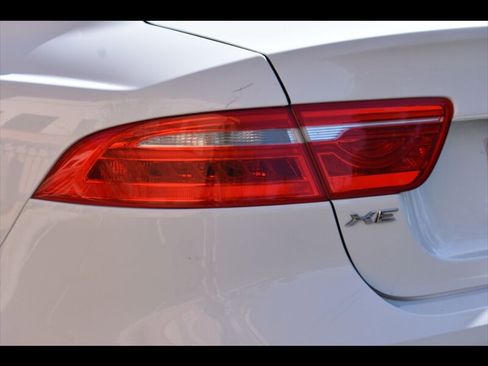Used 2019 Jaguar XE Premium RWD image 49