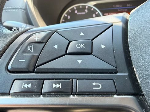 Used 2024 Nissan Sentra SV FWD image 19