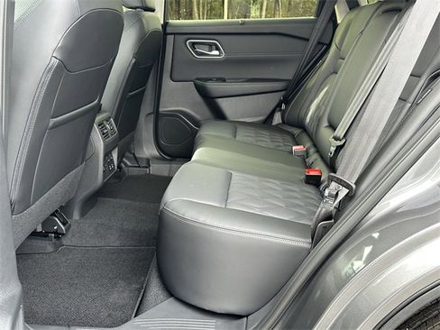 New 2026 Nissan Rogue Platinum image 16