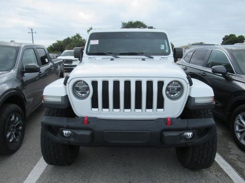 Used 2020 Jeep Wrangler Unlimited Sahara AWD/4WD image 2