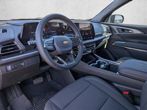 New 2026 Chevrolet Traverse LT w/ LPO, Floor Liner Package FWD image 3