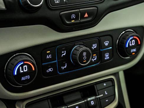 Used 2022 GMC Terrain Denali w/ Denali Premium Package image 25