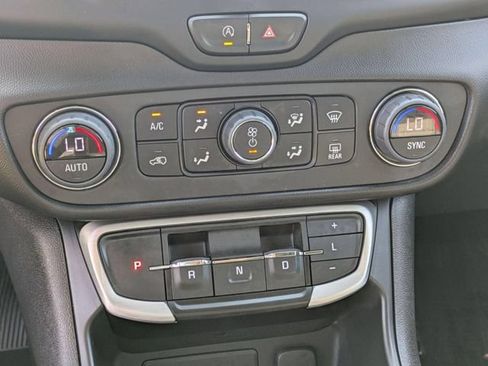 Used 2023 GMC Terrain SLE w/ Driver Convenience Package FWD image 21