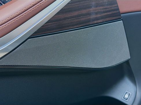 New 2026 BMW X5 xDrive50e w/ Executive Package image 24