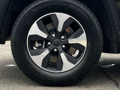 Used 2024 Jeep Grand Cherokee Limited 4xe w/ Luxury Tech Group II image 30