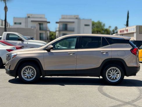 Used 2018 GMC Terrain SLE FWD image 11