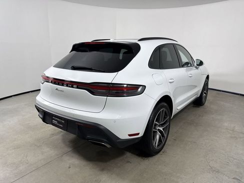 Certified 2025 Porsche Macan image 7