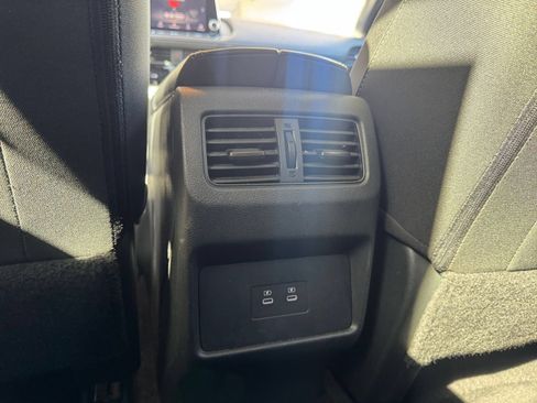 Used 2025 Nissan Rogue SV FWD image 24