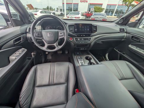 Used 2025 Honda Ridgeline TrailSport image 17