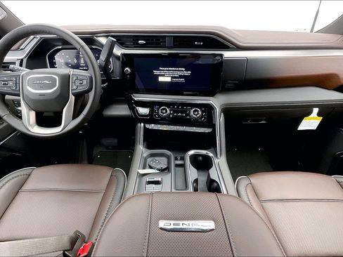 New 2026 GMC Sierra 2500 Denali w/ Denali Reserve Package AWD/4WD image 5