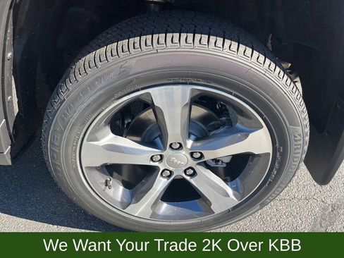 New 2025 Jeep Grand Cherokee Limited w/ Luxury Tech Group II image 9