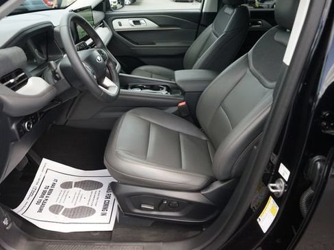 Used 2026 Ford Explorer Active RWD image 9