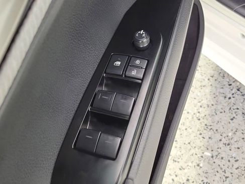 Used 2025 Toyota Camry SE FWD image 22