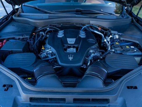 Used 2022 Maserati Levante GT image 15