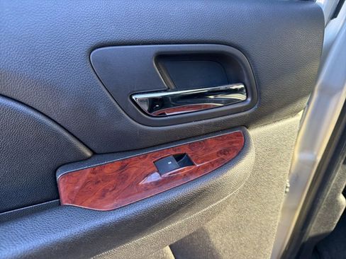 Used 2013 Chevrolet Suburban 2500 LT image 26