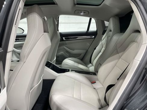 Used 2018 Porsche Panamera 4 w/ Premium Package AWD/4WD image 16