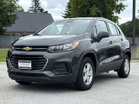 Used 2020 Chevrolet Trax LS AWD/4WD image 1